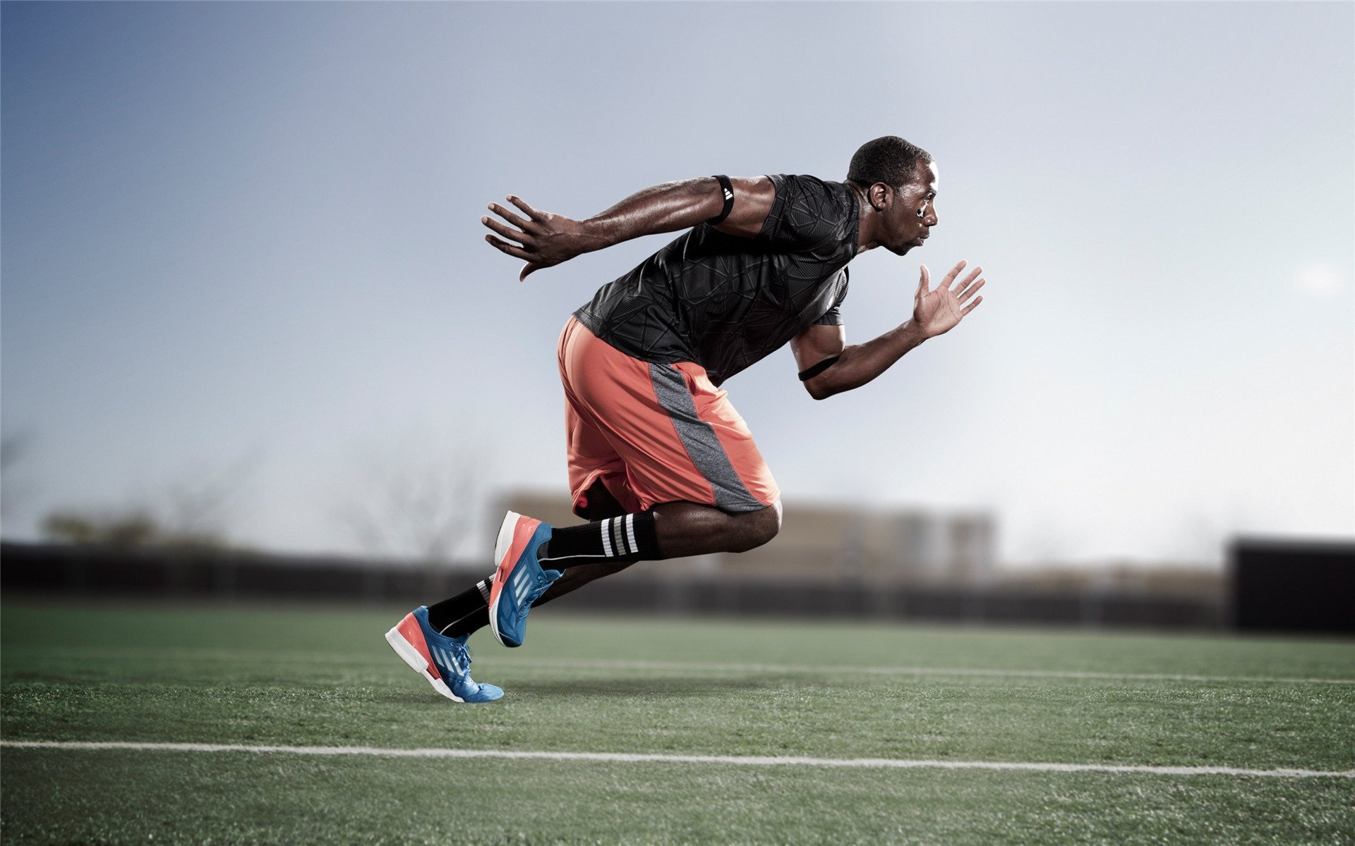 _科技助力全民健身：智能运动装备火爆上市_，智能健身器材有哪些